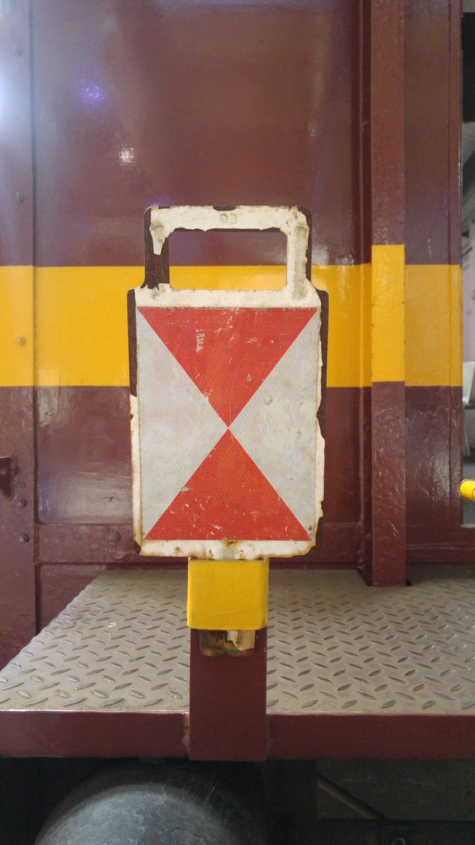 oraesque's tweet image. Impressions of a great location
⭐⭐🚂⭐⭐
#rijtuigenloods #tech18 #nloug_tech18 #techexperience