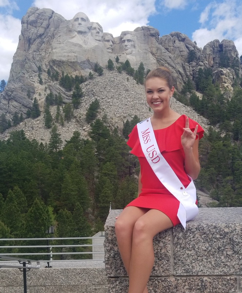 Spent the morning at Mount Rushmore!

#goyotes #MissUSD #MissUSDadventures