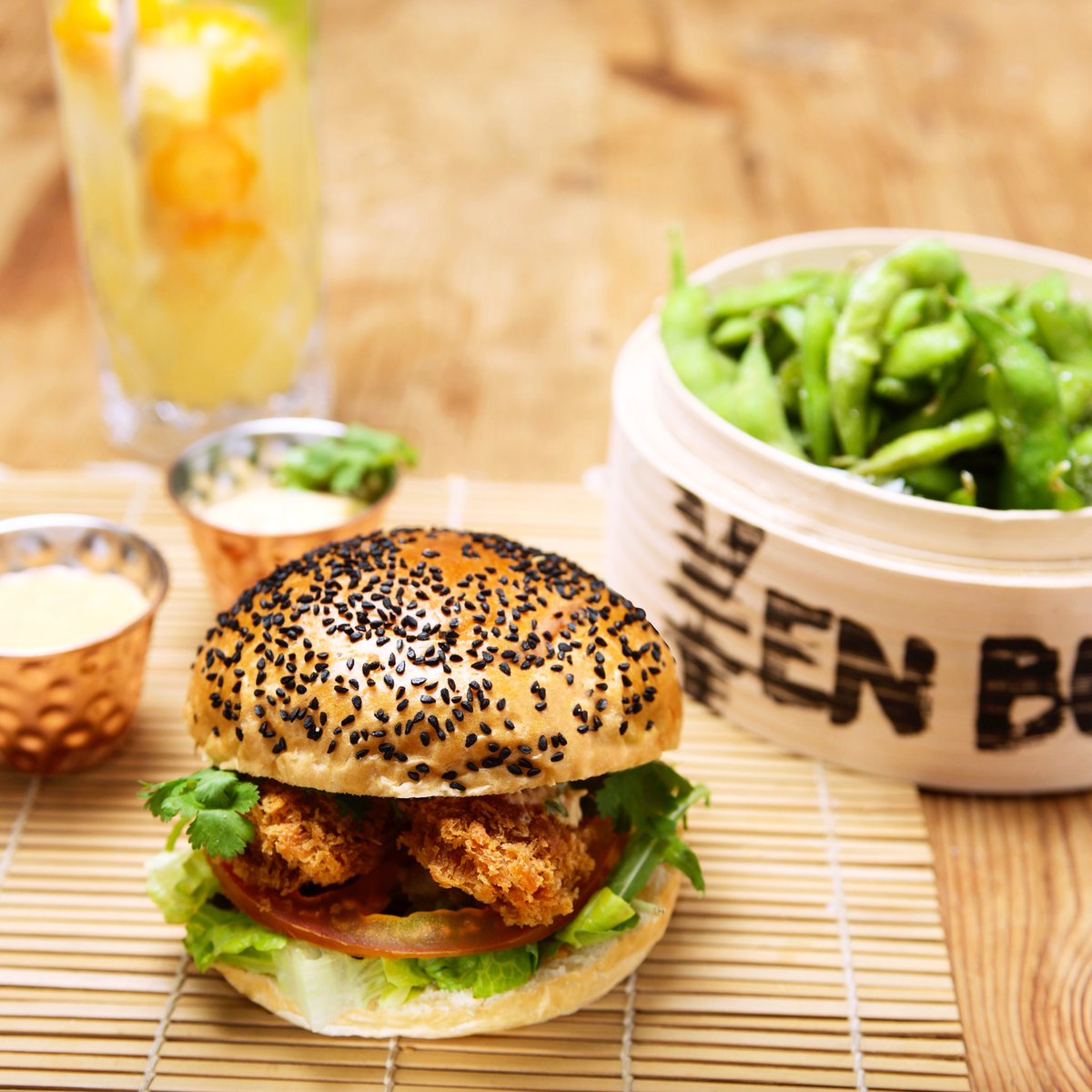 yenburger_'s tweet photo. First shot 📸 of our Butterfly king tiger prawn Burger 🤤 #burger #japanese #tigerprawn #food #staytuned https://t.co/CUNkIQU73r