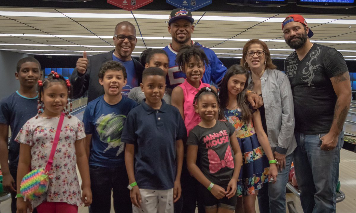 We would like to thank Lorenzo Alexander and the Aces' Foundation for a great time Saturday.  Your efforts help make our Center a better place.  Shout out to Harrison Phillips who bowled with our kids!   #Lorenzoalexander#acesfoundation#harrisonphillipps#buffalobills