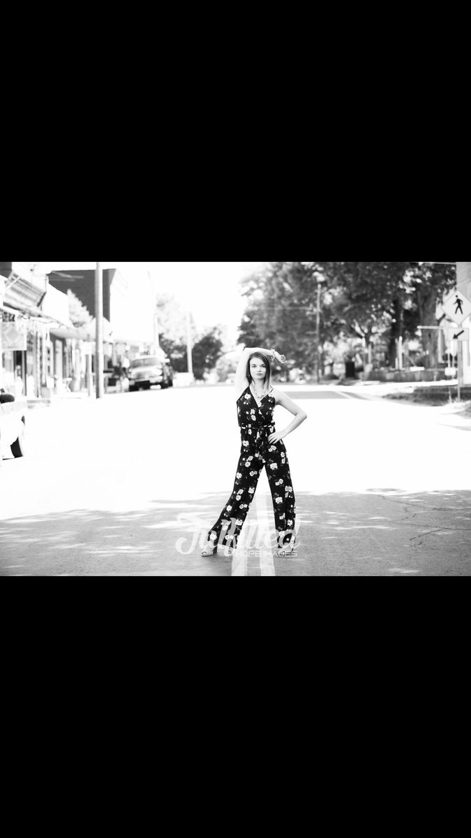 Fulfilled_Hope's tweet photo. Meet Annabelle. She is our new Senior Ambassador from North County High School. We are looking forward to a great year shooting with her! #fulfilledhopeseniors #seniorambassador #senior2019 #missouriseniors #missouriphotographer https://t.co/WVUOBDYcFx
