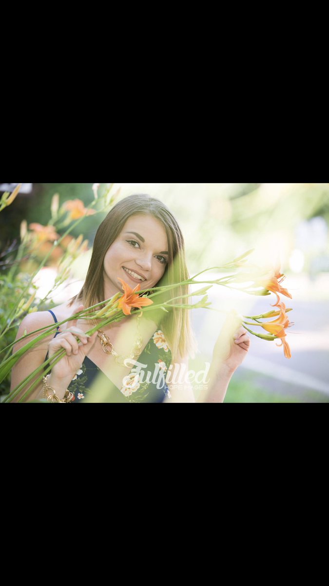 Fulfilled_Hope's tweet photo. Meet Annabelle. She is our new Senior Ambassador from North County High School. We are looking forward to a great year shooting with her! #fulfilledhopeseniors #seniorambassador #senior2019 #missouriseniors #missouriphotographer https://t.co/c0cAO2KGFp