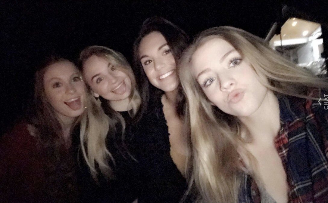 CallenGrace's tweet photo. Happy Happy Birthday to one of my favorite people! I love you so much💖🎉 @lolitsmegan https://t.co/wXirfnGU9n