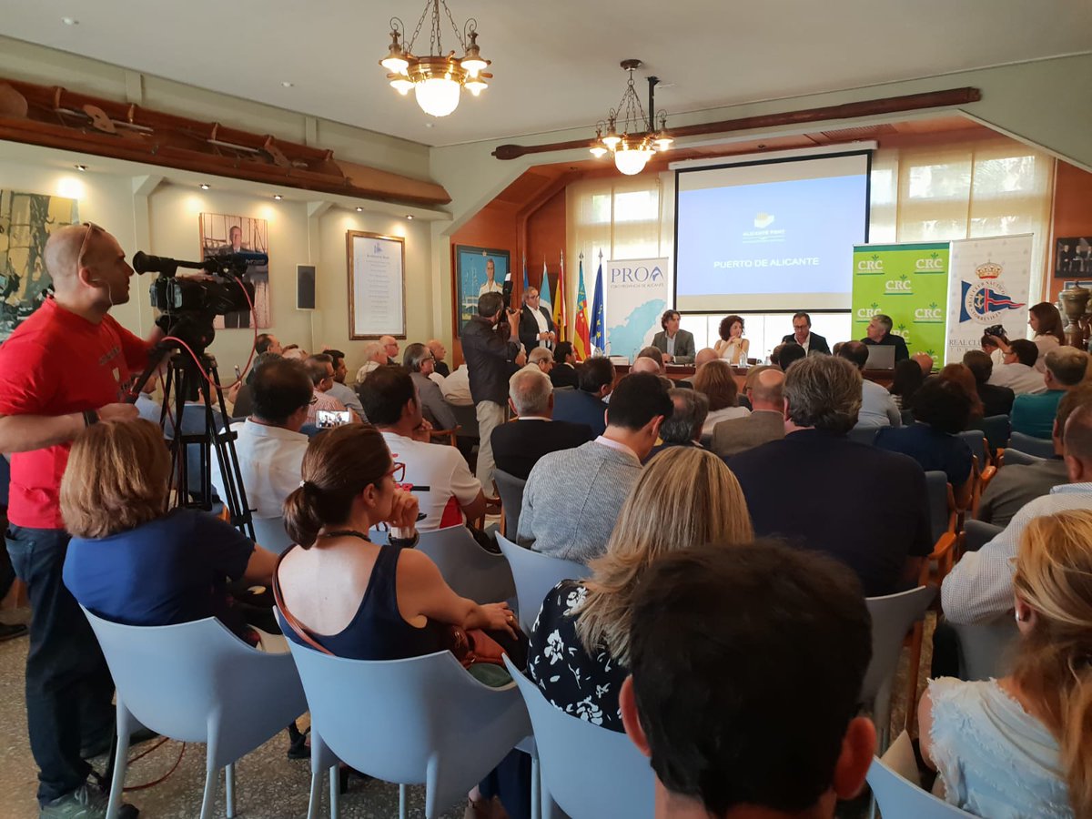 InstitutoINECA's tweet photo. El presidente de @InstitutoINECA @rafaballesterPS aboga por poner en marcha "modelos de Puerto-Ciudad que impliquen a usuarios, agentes implicados y ciudadanos para dar usos de valor añadido donde se una el uso comercial, educativo y la excelencia empresarial" en jornada de #PROA https://t.co/tdw5IScqEu