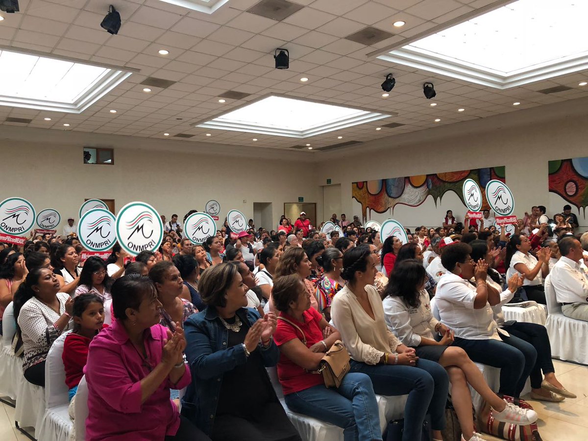 LisbethLecona's tweet photo. Porque somos muchas las mujeres que luchamos día a día por ver un México mejor. 🇲🇽

Hoy en #Morelos nos reunimos para alzar la voz en favor de las mujeres en la política. 

@RosalinaTrabaja 
@Jorge_Meade 
@HildaFloresE 
@ONMPRINacional
@ONMPRIMor https://t.co/bO8MnNpsFb