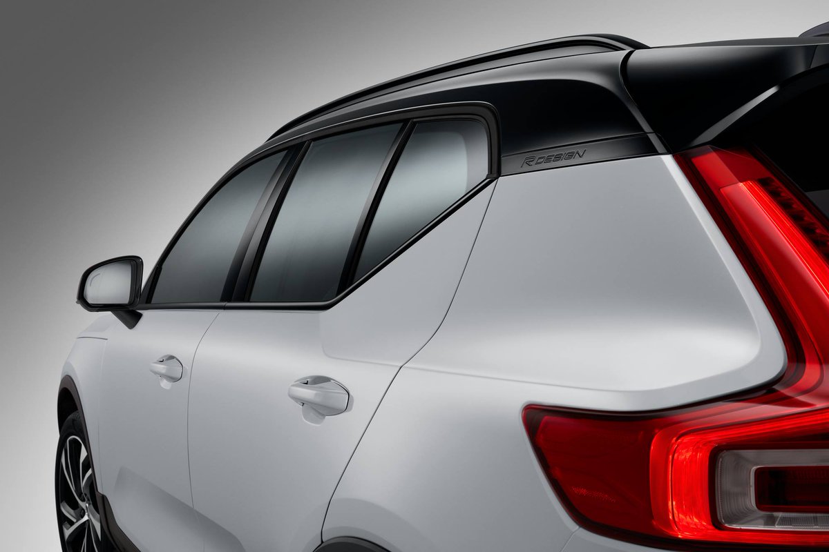 VolvoCanarias's tweet photo. Cada detalle del #VolvoXC40 R-Design lo convierten en un coche especial 👀 Descubre la versión más deportiva del nuevo #SUV de Volvo https://t.co/ENI7EmgMXB