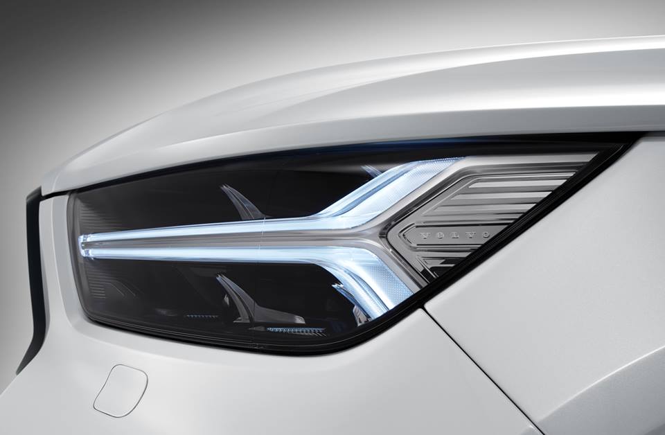 VolvoCanarias's tweet photo. Cada detalle del #VolvoXC40 R-Design lo convierten en un coche especial 👀 Descubre la versión más deportiva del nuevo #SUV de Volvo https://t.co/ENI7EmgMXB