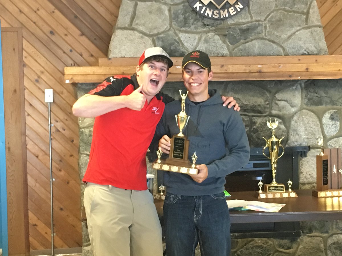 Most Outstanding Junior A Boy - Matthew Gall
Most Outstanding Junior A Girl (not pictured) - Jordan Isnor
These athletes epitomize what it means to be a leader within our club: always positive, actively engaging with their training, and willing to help out 🌊🚣🏻‍♀️