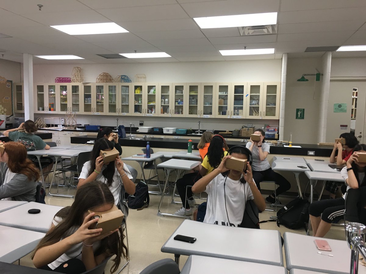 AliFarlow's tweet photo. How might we foster the spirit of exploration in the classroom? Thanks @mip69 for helping me bring my students a little closer to Canada's High Arctic. #GTF @NatGeoEducation @branksomehall https://t.co/qxSxHVFk9j