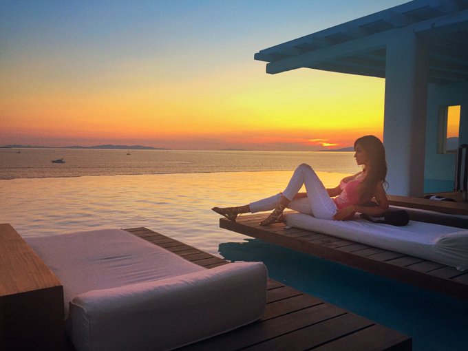 Missing #Mykonos. 🇬🇷 I&rsquo;m so excited to be going back this summer. 👙✨Amazing Atmosphere, Friends and memories<a href="/tag/mykonos"class="tags">#Mykonos</a>