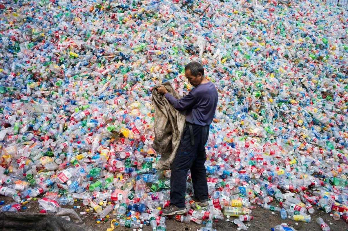 PortShopping's tweet photo. YES!!!

All 50 ships “will ring in 2019 free of plastic straws." By January guests requesting a straw will receive a paper one, wood stirrers for coffee, and bamboo garnish picks. #RoyalCaribbean #CelebrityCruises #Azamara #EarthdayEveryday

https://t.co/OPlWouoZ0g https://t.co/FUePW4BXTe