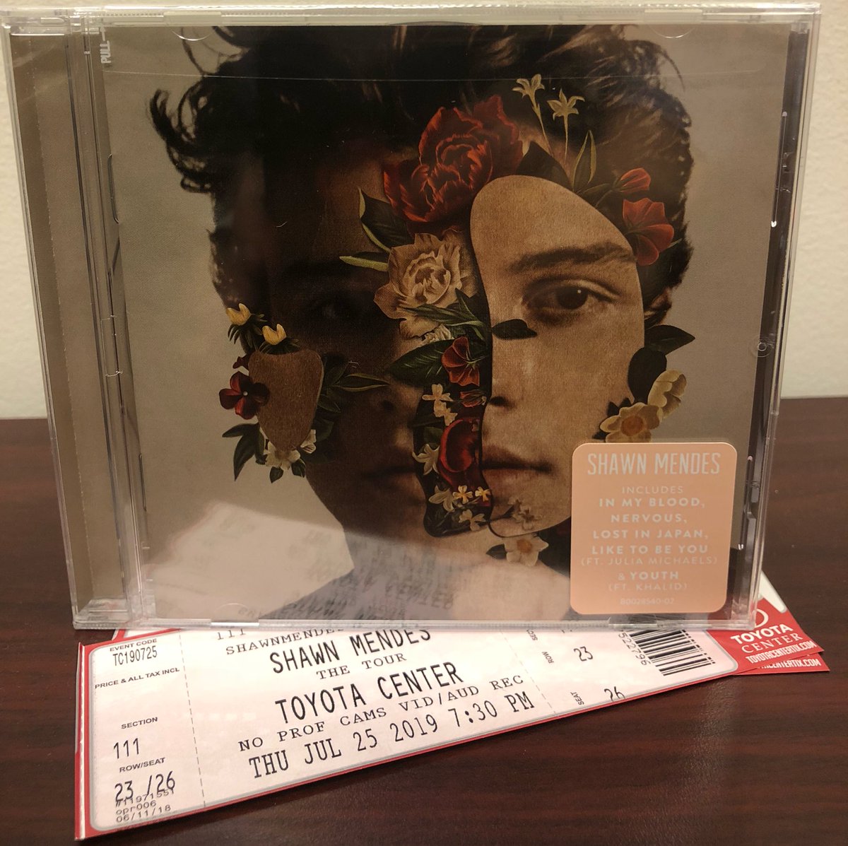 ToyotaCenter's tweet photo. We’re giving away 2 tickets to @ShawnMendes on July 25, 2019 in #Houston plus a copy of his brand new CD! 

-RT this post 
-Follow @ToyotaCenter 

Random winner will be selected! https://t.co/IwSGY0Ypjp