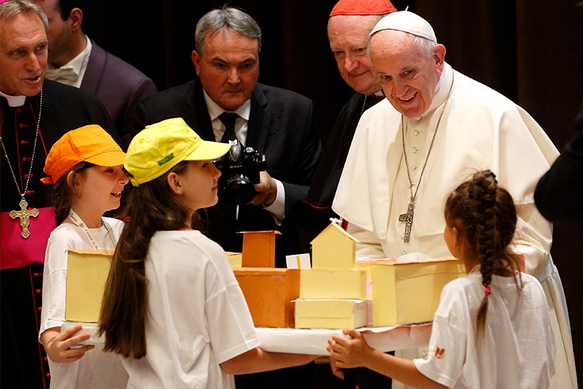 CatholicRegistr's tweet photo. Pope tells children to remembers their roots while sharing his childhood memories https://t.co/TWxcWeWFFr https://t.co/Nm8UKB21T7