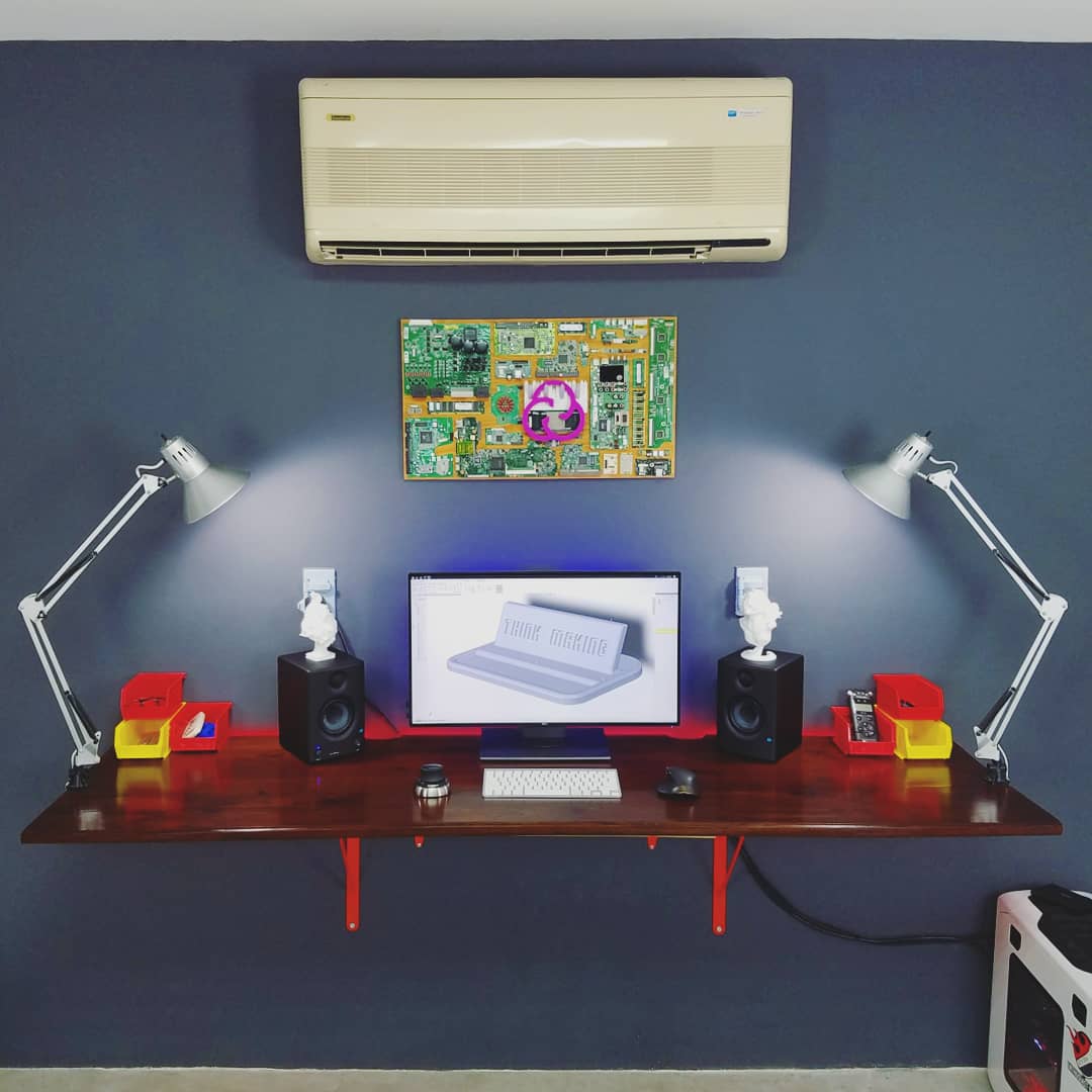 ThinkMaking's tweet image. 💻🛠 What do you guys think about my work/editing station? Of course I went the 4K and RGB route 😎
-
📽Qué piensan de mi estación de trabajo/edición?  Claro, me fui por la ruta 4K y RGB 👌🏽
-
#ThinkMaking #Workshop #EditingStation #Work #Design #YouTubeChannel #SolidWorks