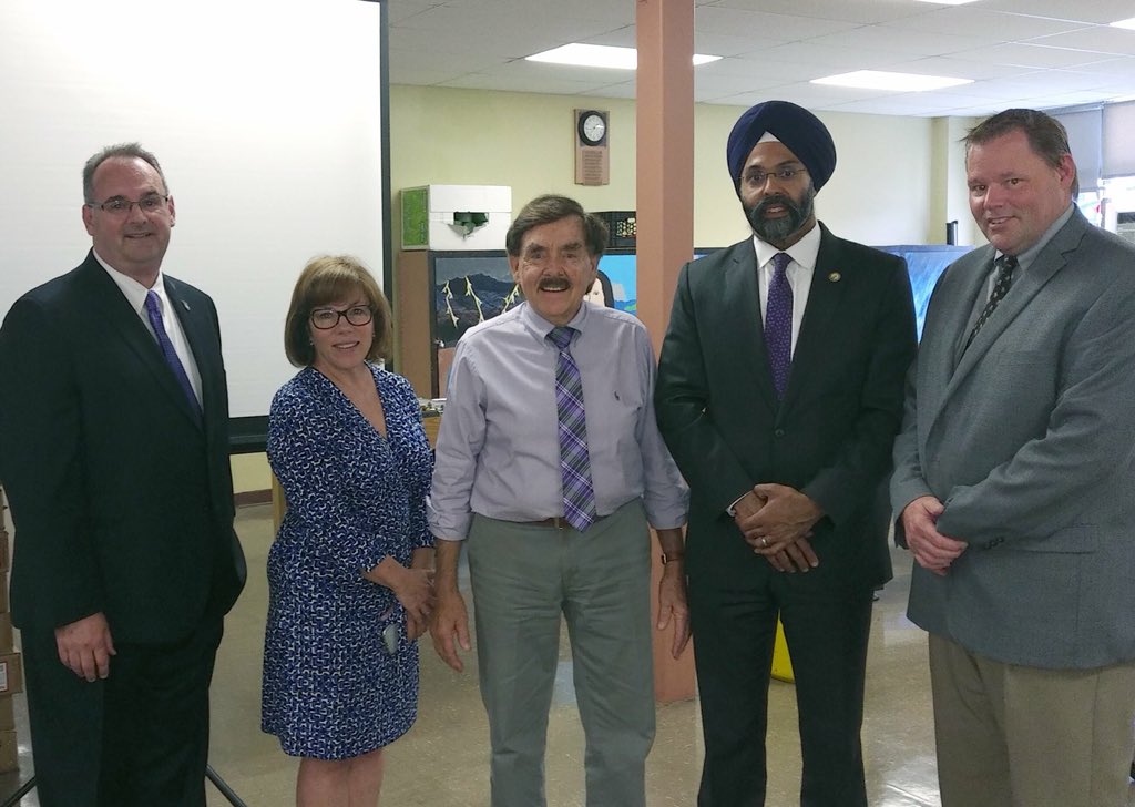 NewJerseyOAG's tweet image. NJ Attorney General Grewal joined @MercerCoPros Angelo Onofri for a presentation of the “Safe Stop” campaign at the Newgrange School in Hamilton today. For more on the Attorney General’s “Safe Stop” campaign: nj.gov/oag/safestopnj/ #SafeStopNJ