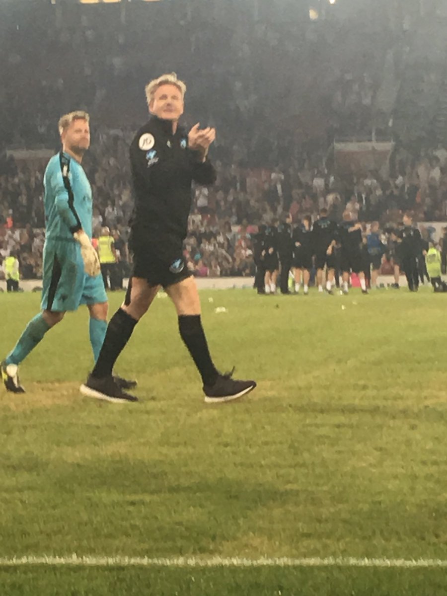 MisteryGirl321's tweet photo. The one man I went to see at soccer aid! But missed my chance to meet him or even a very quick selfie!
#SoccorAid #gordonramsay @GordonRamsay #charityfootball https://t.co/cAEIzKovrS