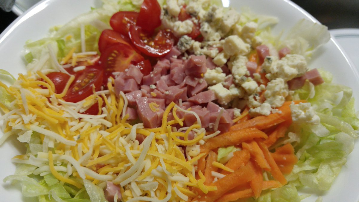 jesdeh2o's tweet image. I said "salad day"

Before &amp;amp; after tossing.

Lettuce, baby tomatoes, sliced carrots, diced ham(bought diced, til but works), colby/Jack cheese &amp;amp; blue cheese crumbles.
I'll top it with buttermilk ranch dressing.

#Foodie #writerslife #quickfood