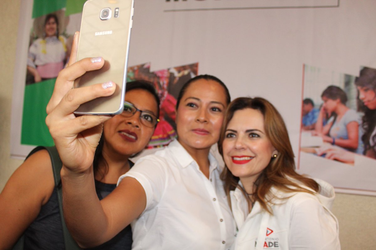 HildaFloresE's tweet photo. L@s invito a mirar por nuestro futuro y el de nuestras familias. No se dejen engañar por las propuestas que implican un riesgo para el país, empleos, seguridad y familia. El mejor proyecto para llevar a México hacia adelante lo encabeza @JoseAMeadeK https://t.co/l2ORNjF9OF