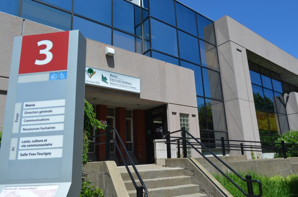 LaNouvelleNet's tweet photo. Harcèlement : «difficile d’intervenir s’il n’y a pas de plainte» #municipal #Victoriaville @VilledeVicto https://t.co/hVf8Ven9Ej https://t.co/Y2tqiG8BtQ