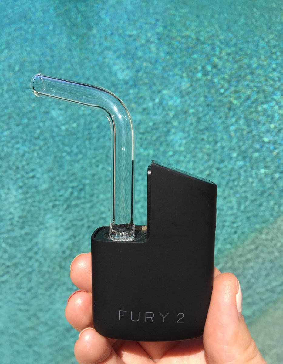 HealthyRips's tweet photo. Great day for a swim and some #PoolSide puffs on the #Fury2! #vapeon #SummerTreats #vaporwave #monday #summerishere #Monday #SwimsuitCandy https://t.co/FmwwSIDCJn