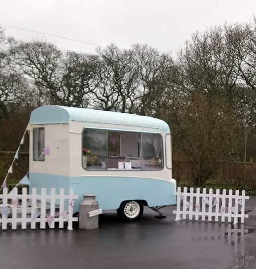 jacqui_hagger's tweet photo. Daisy ๐ผ A 1960s original Ice Cream Trailer๐ฆ
Available for:
Weddings, Parties, Corporate, Public &Private Events.
@englishvintagesummer
#dorsethour
#teatruckcompany #austink9 #englishvintagesummer #icecreamtrailer #dorset #teatruck #purbeckicecream #hireme #dorsetevents https://t.co/ewVyUS5fE4