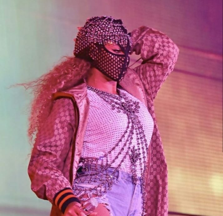 vej Rengør soveværelset Dom STYLEBEYONCÉ is THIQUE on Twitter: "#OTRII #Beyoncé wearing a #Laroxx face  mask + a @gucci harness https://t.co/vGhQQvFGak" / Twitter