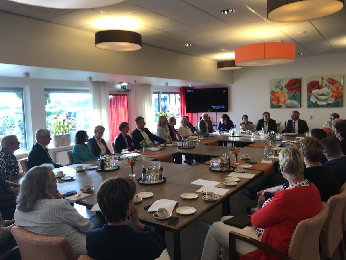 hugodejonge's tweet photo. Op bezoek in @GemeenteMeppel en @Hollandscheveld. Zorg dichtbij mensen in de wijk, intensieve samenwerking over de schotten van verschillende wetten en loketten heen. In @ProvDrenthe laten ze zien hoe het kan. https://t.co/LfAaxxGY2N