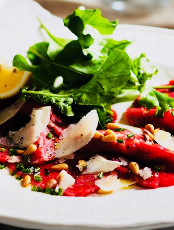 gastroselekt's tweet photo. #brasserie #eet #ieper #dinnercertificaat #gastroselekt T ZWEERD te Ieper i/e traditionele brasserie m/e verfijnde keuken. U kan er ook smaakvol genieten op terras met zicht o/d grote markt! Een aanrader na een dagje Ieper en de Westhoek te hebben bezocht! https://t.co/q7edRQZpDm https://t.co/Hx0Spa3Olq