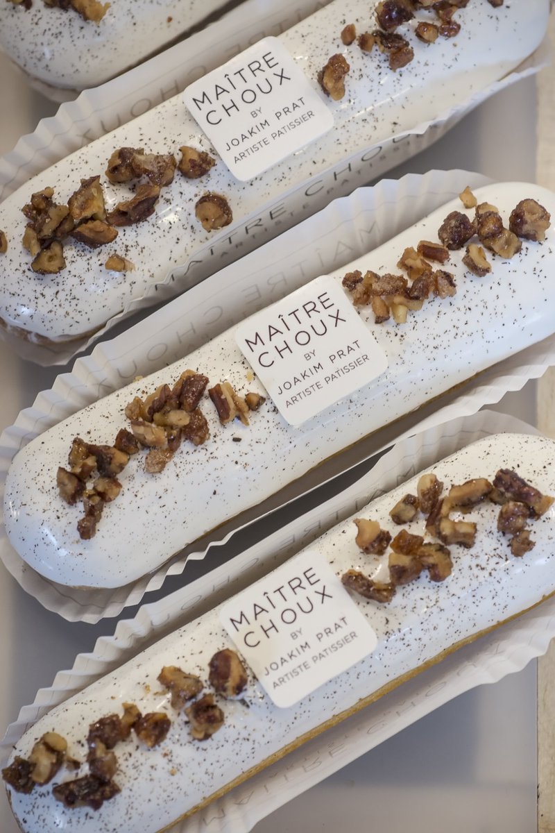 Cada vez en más pastelerías encontramos eclairs, y es que si los haces como <a href="/joakim_prat/">Joakim prat</a> no es de extrañar que impresiones a tus clientes. #eclairs #chocolateacademybcn
