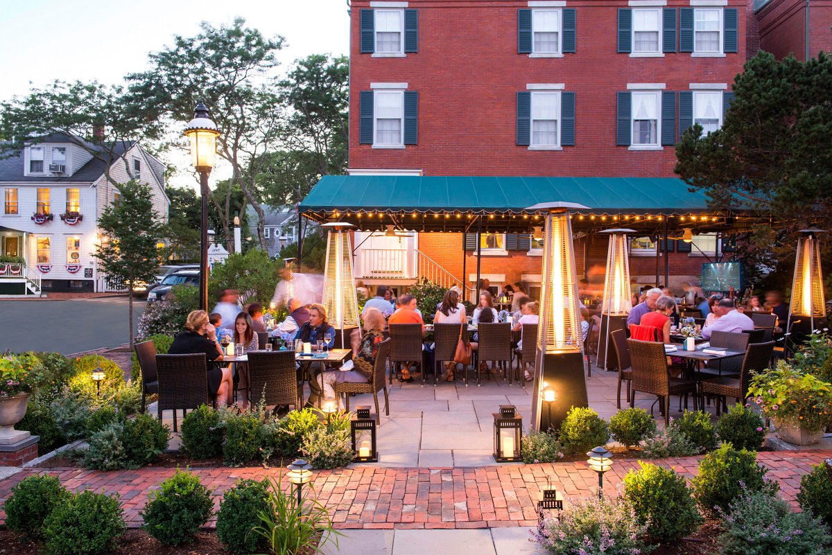 JaredCoffinACK's tweet photo. Get rid of the Monday blues by planning a trip to Nantucket this summer!

Receive up to 30% off with Summer for Less: https://t.co/UESwuUaDdy 
Book now and use code sfl. @ACKPrime #Nantucket #Travel #SummerVacation #ACK #SummerforLess https://t.co/2nVHGzzQeI