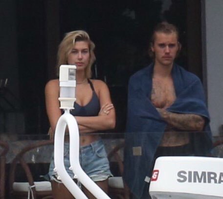 ibieberauhlIs's tweet photo. Us waiting for JB5 https://t.co/dZYKwBhzj7