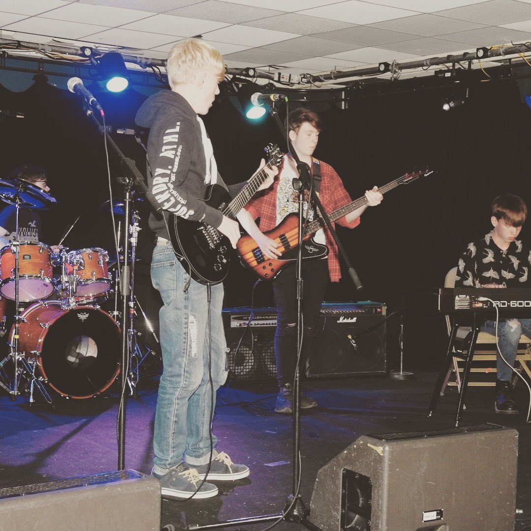 APAWhatsOn's tweet photo. Last up tonight at the Project Band Rehearsal its Damp Shirt. They're also performing at the Project Band Showcase on Saturday as part of #lighttheblue
#dampshirt #projectband #aberdeenperformingarts https://t.co/wQp2FUk91R