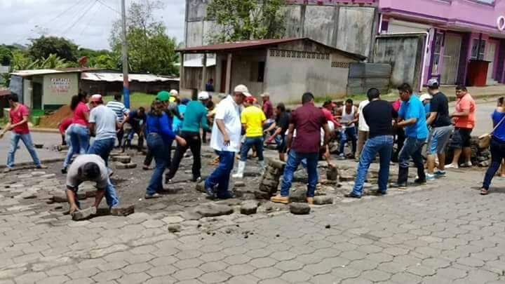NyDMasis's tweet photo. Solo somos el pueblo que quiere vivir en paz 👇👇👇
#NicaraguaQuierePaz
@CIDH https://t.co/lKc5BGEQHI