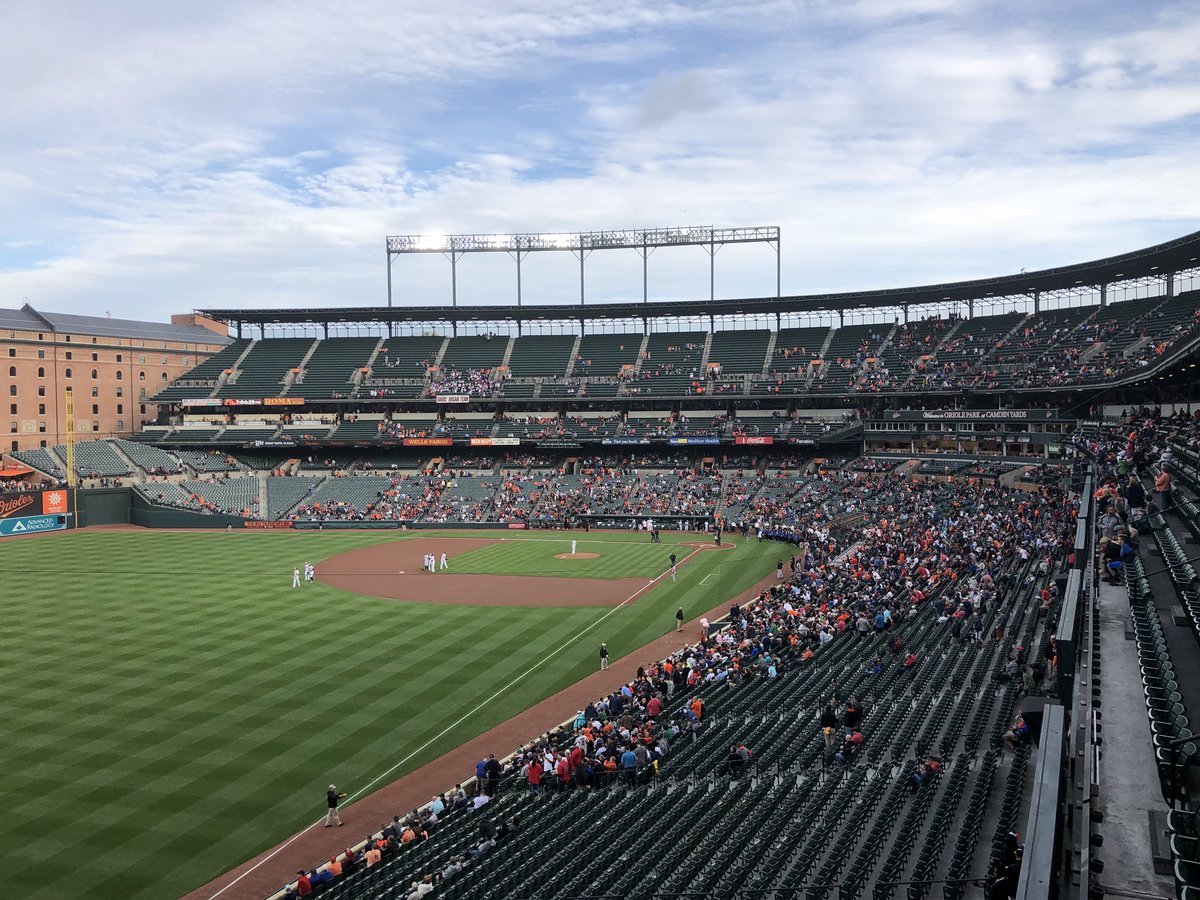I_Blank_You's tweet photo. New view for the night from the regular #clublife #suitelevel #STH #Birdland #BmoreLovesTheBirds @masnOrioles @masnRoch @Orioles @OrioleBird @LockedOnOrioles @DowntownBalt @BaltimoreMD #OPACY #BostonVsBmore #PitchersNight #EmptyBoard https://t.co/jDuo28jbyK