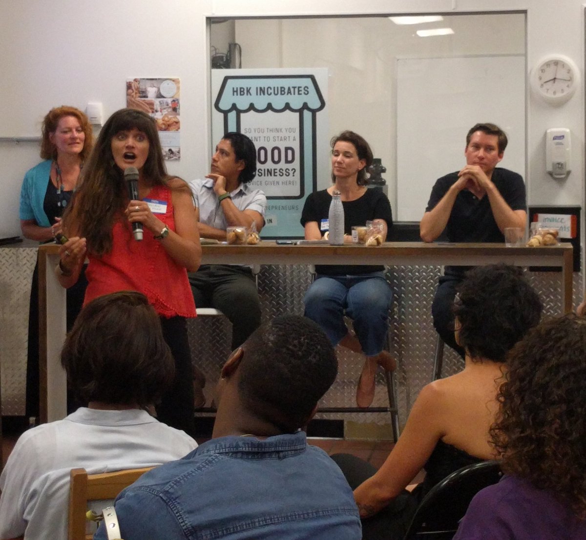 SlowMoneyNYC's tweet photo. Cullen Naumoff with @farmfareapp wonders "How do we network food hubs to collaborate efficiently"?
#efficiency #farmers #foodhub #logistics #optimize #economiesofscale #collaboration #goodfood #goodfoodspotlight https://t.co/8fja5G7cYN