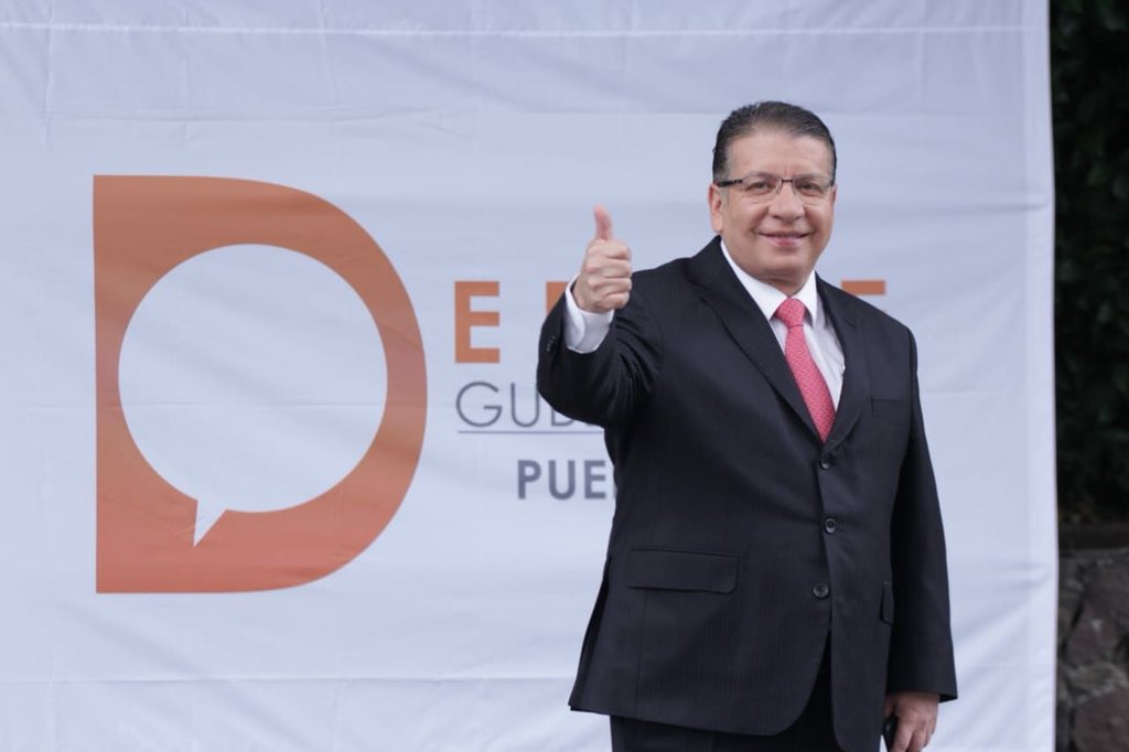 EnriqueDogerG_'s tweet photo. Estamos a nada de comenzar el #DebatePuebla. Vamos por un #CambioSeguro demostrando desde el principio la experiencia y  honestidad para gobernar nuestro estado. https://t.co/8zshBbSX06