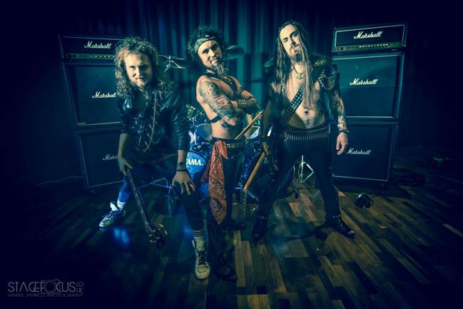 powerofmetaldk's tweet image. »ALBUM NEWS« Heavy metallers #Unitra release "Lock Up Your Daughters"

#LockUpYourDaughters

powerofmetal.dk/news/heavy-met…