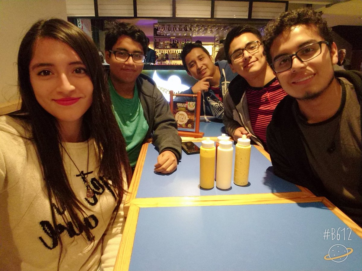 06_06R's tweet photo. Como cuando caminas hasta el fin de mundo y te pierdes en Lima π #pollitobroaster π€€π€€ #byedieta π€€ disque estamos en Lince π€£π£ https://t.co/7ib4KjaSpR