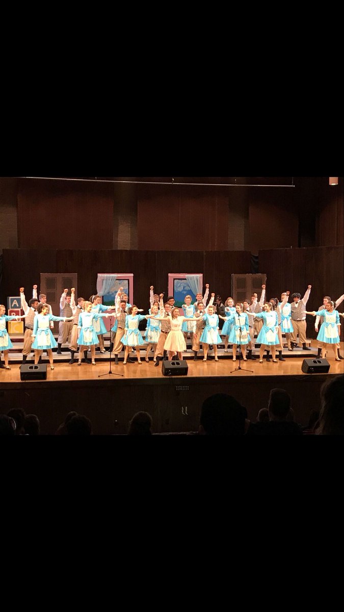 SHSMustangExp's tweet photo. Friends. family. home.
Mustang Express 2017-2018 ❤️🐎🎙 https://t.co/lVobATpw0b