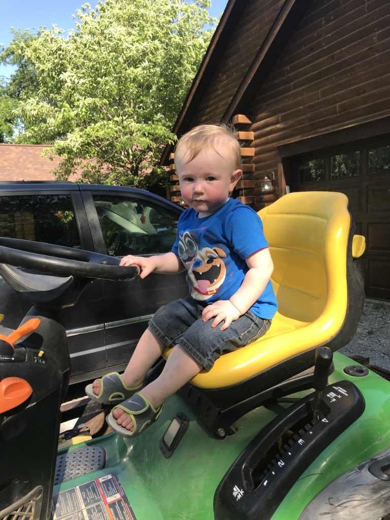 Bbits1012's tweet image. Mow mows either #heknowshowtousethekey #noteven2