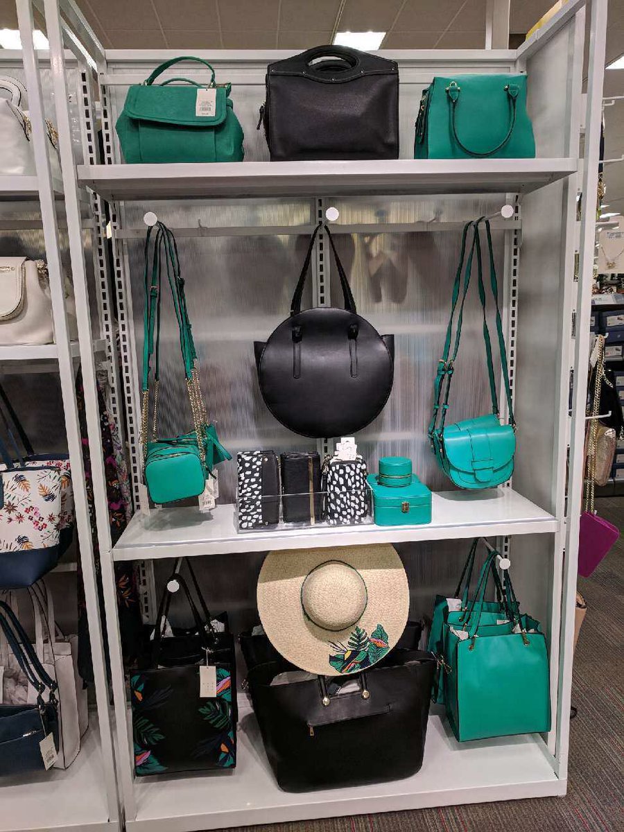 Vm Ashley did some work in handbags today. It looks awesome!!