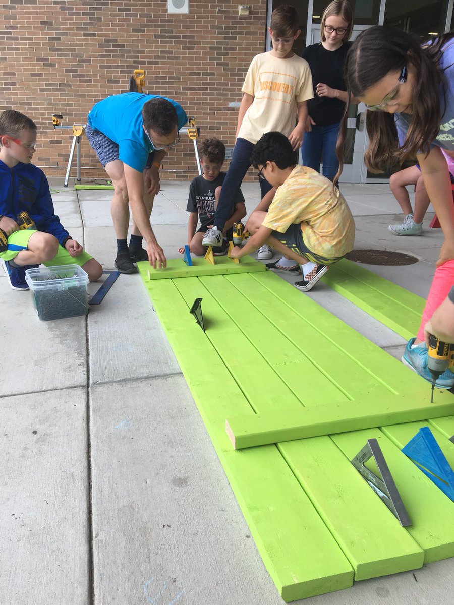 DscAPSArt's tweet photo. BUILDING on the veranda today with a speed square @DscAPSArt @DiscoveryAPS @DiscoveryESPTA @publicworkshop @VSamerica @dmiris2 #designchallenge2018 Thanks for the wood SMOOT LUMBER! https://t.co/KrVUZPt1A4 https://t.co/r1N5RAHRSA