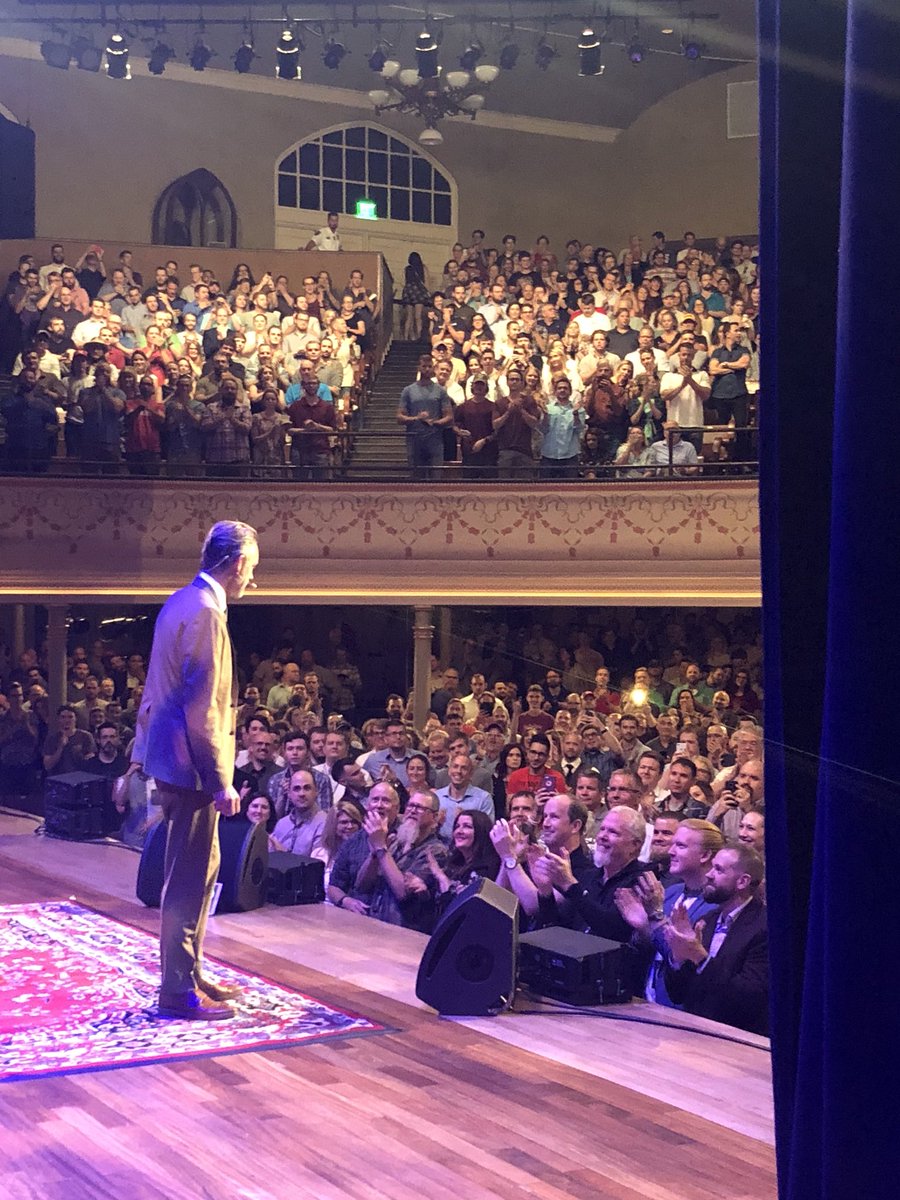 paso interferencia emoción Jordan Peterson Came to Nashville and Packed the House on His '12 Rules for  Living' Tour - Tennessee Star