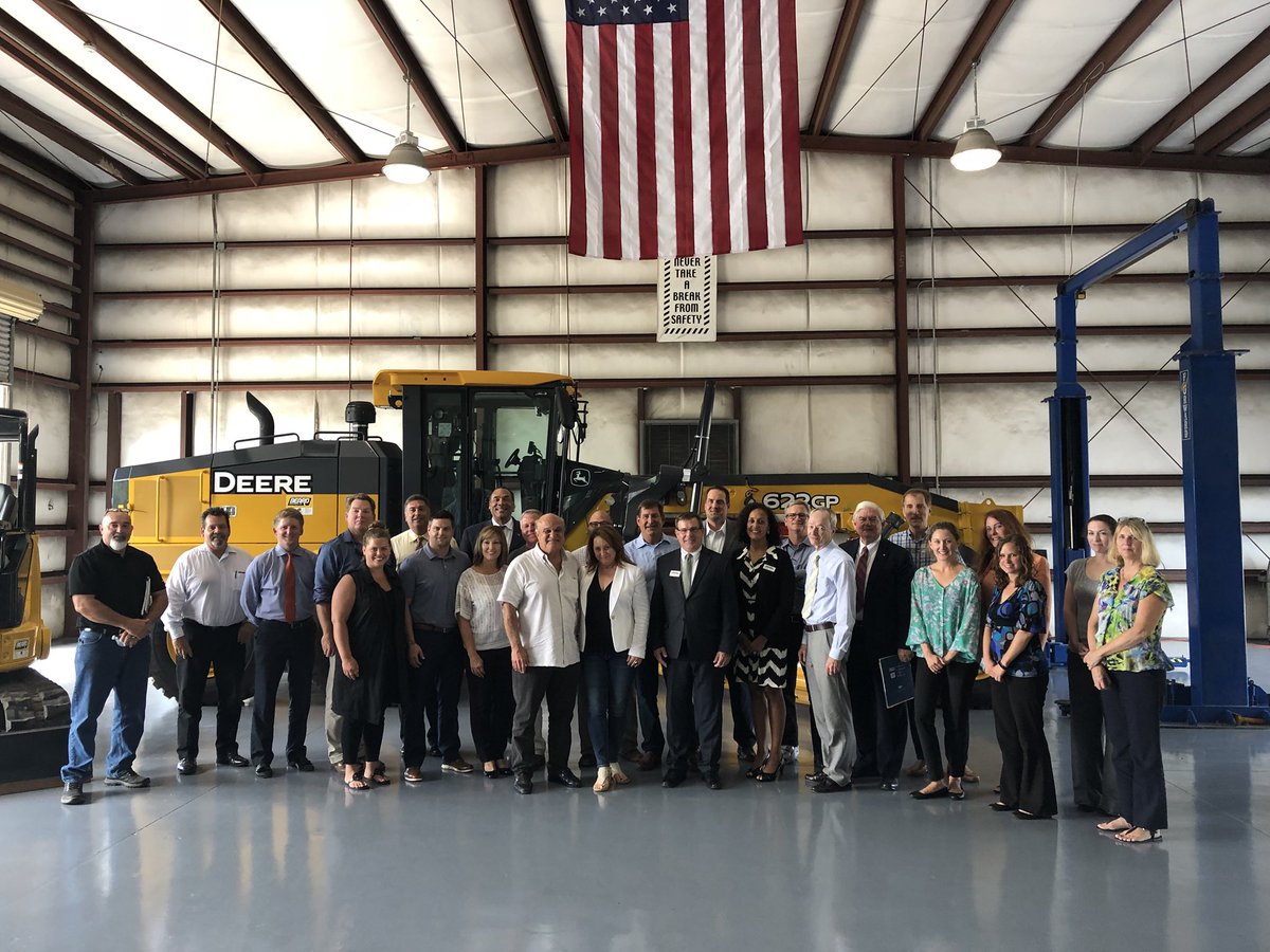 Bruce_LeVell's tweet photo. Great event event in Jacksonville Florida. With “Florida Roads Contracting” And a host of local business owners sharing information on how to cut harmful regulations on their business. #cutregs https://t.co/SIr68odpRn