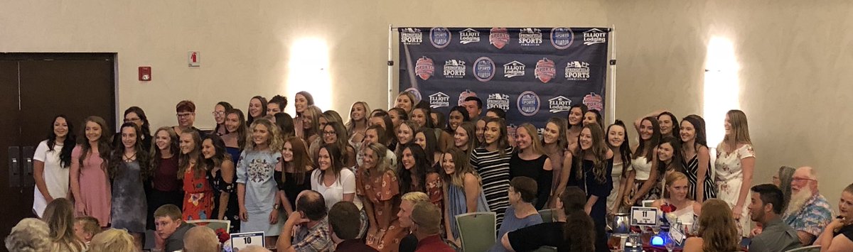 SportsCommAward's tweet photo. Lotta cheerleaders in the house tonight for the #CommissionAwards! @hd_cheerleaders @mchs_varsity @RepmoCheer @SenecaVarsity @straffordcheer #BestoftheBest #thefutureisnow https://t.co/1bNoBFRQTb