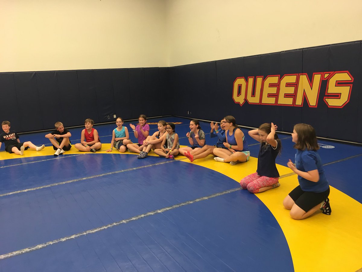 MissCPurcell's tweet photo. Amazing end of the year trip with a wonderful bunch of 4/5’s! Thanks @queensu! 🏀⚽️🎾@alcdsb_lady https://t.co/XdFvxZyPWJ