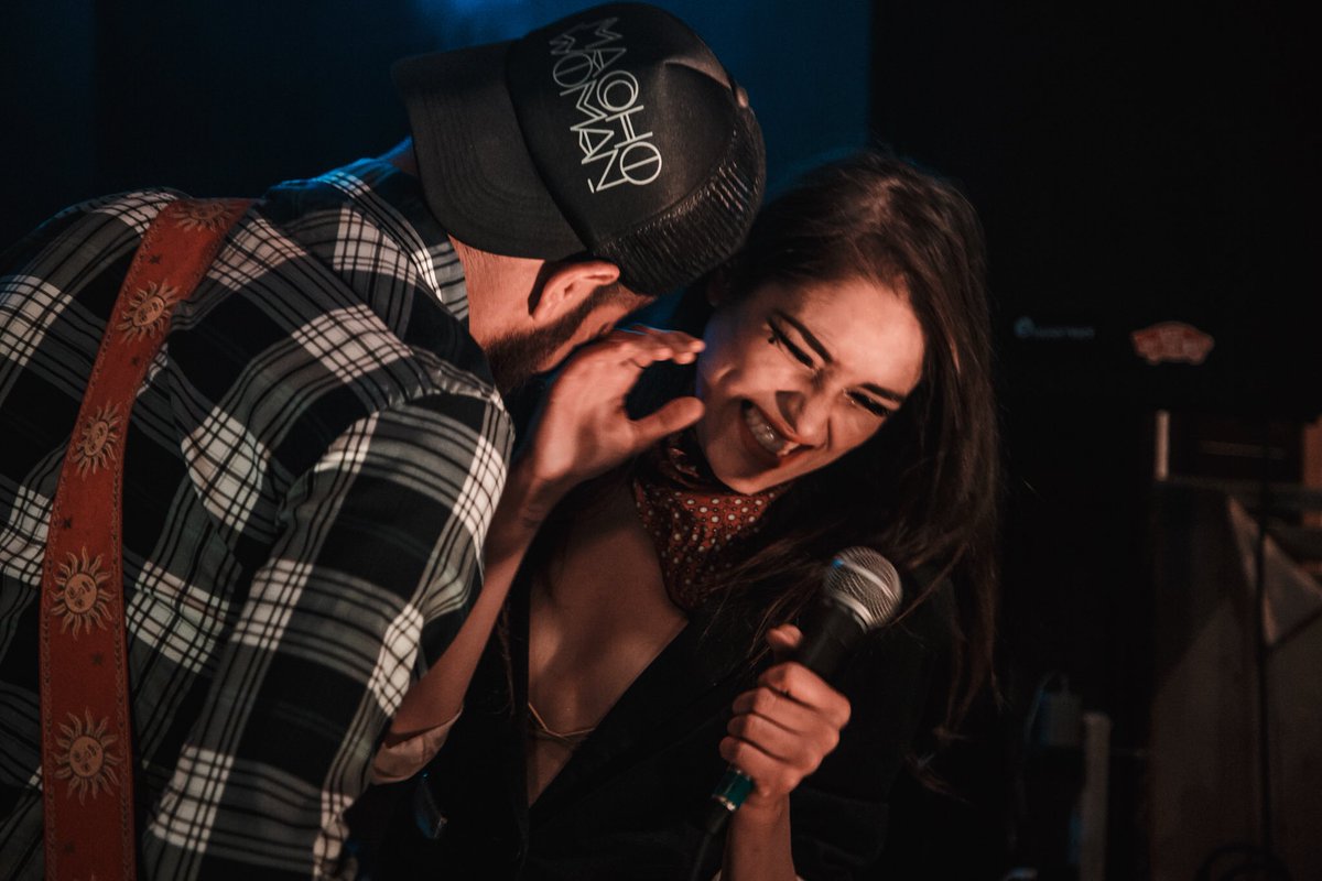 jesustrani's tweet photo. 20 de junio @machowomanband #tuputoamo en @caraduramx #whisky #gratis de 8pm a 10 pm #entradalibre #photo @Hipirisnais #rock #punk #girl #singer #show #live #rockmexicano https://t.co/mo0XeRel5F