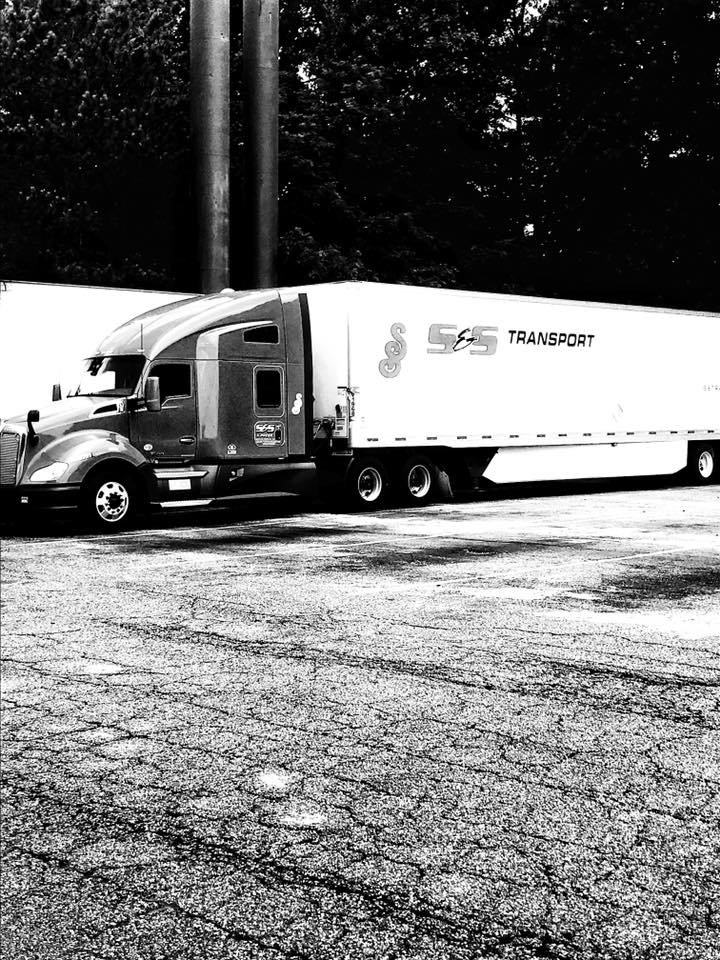 sstransportnd's tweet image. Here&apos;s another cool shot from Tim! #truckingviews #truckerviews #truckinglife #trucklife #Truckers #keeprolling