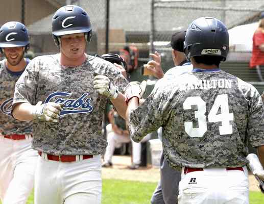 humboldtcrabs's tweet photo. Texas Longhorns take 36th trip to Omaha. Former Crab Ryan Reynolds @r_reynolds5 had 2 hits, 2 RBIs to help Texas beat Tenn 5-2. #gocrabsgo https://t.co/sgmlqRiAtU