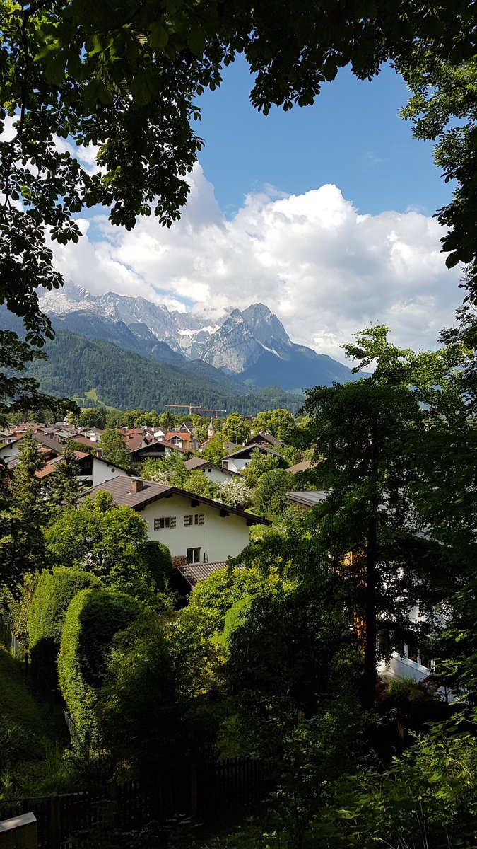 Bergnarrisch's tweet photo. #Garmisch-Partenkirchen https://t.co/I2nNQszx0M